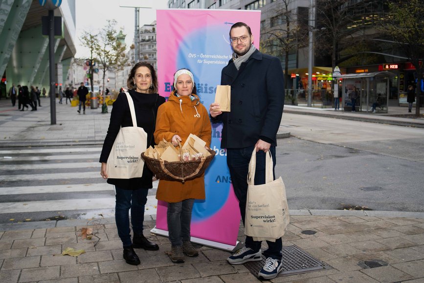 (v. l.) Patrizia Tonin (ÖVS-Vorstandsvorsitzende), Karin Weidinger-Strasser (ÖVS-Geschäftsstelle), Gerald Käfer-Schmid (ÖVS-Geschäftsführer) © Himmelhoch